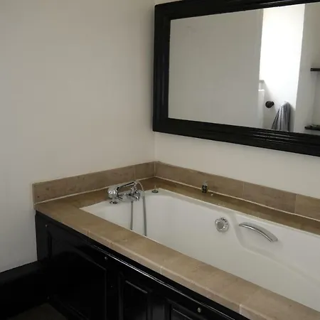 Chateau De * Villemorien