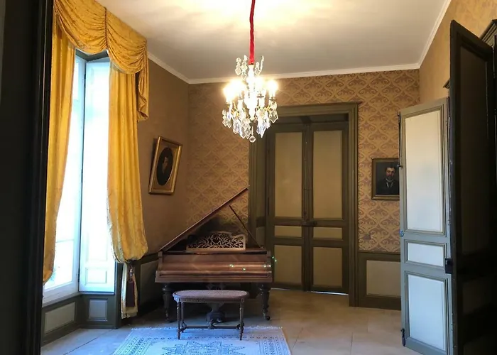 Chateau De Villemorien